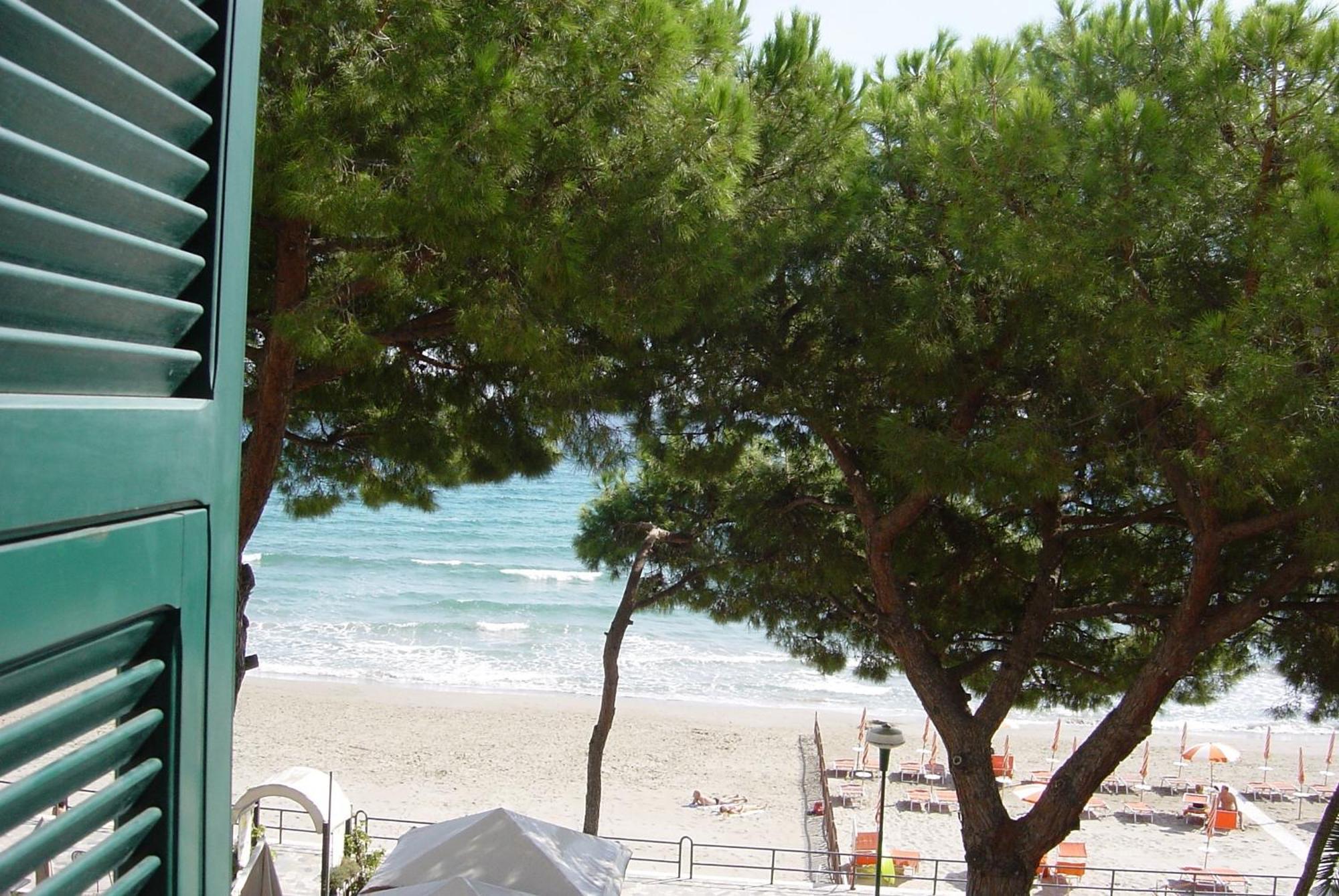 Hotel Beau Rivage Alassio Ngoại thất bức ảnh