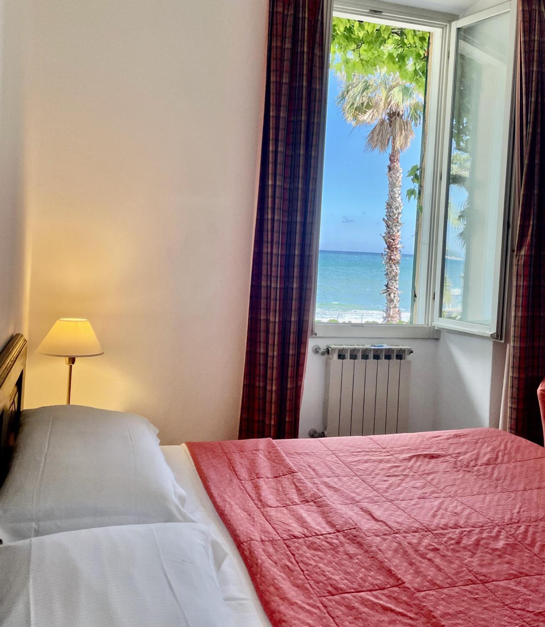 Hotel Beau Rivage Alassio Ngoại thất bức ảnh